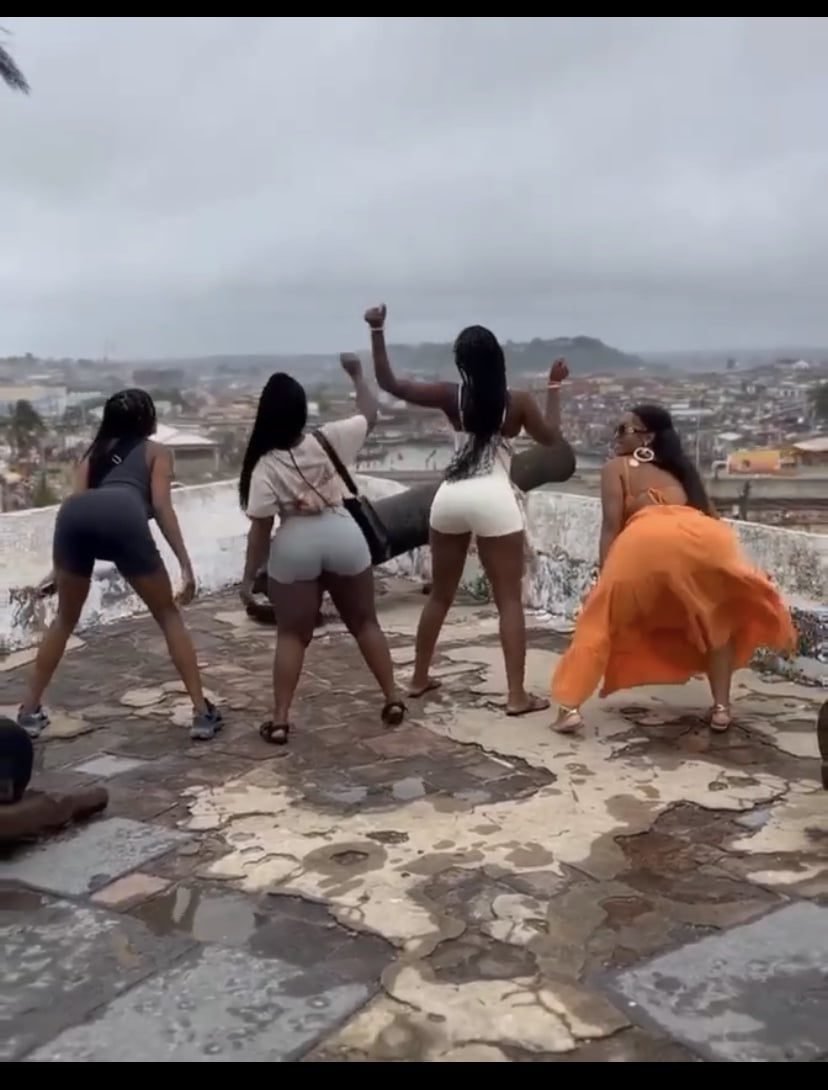 African - American Ladies Spotted Twerking Atop The Slave Dungeons. 1 img 4129