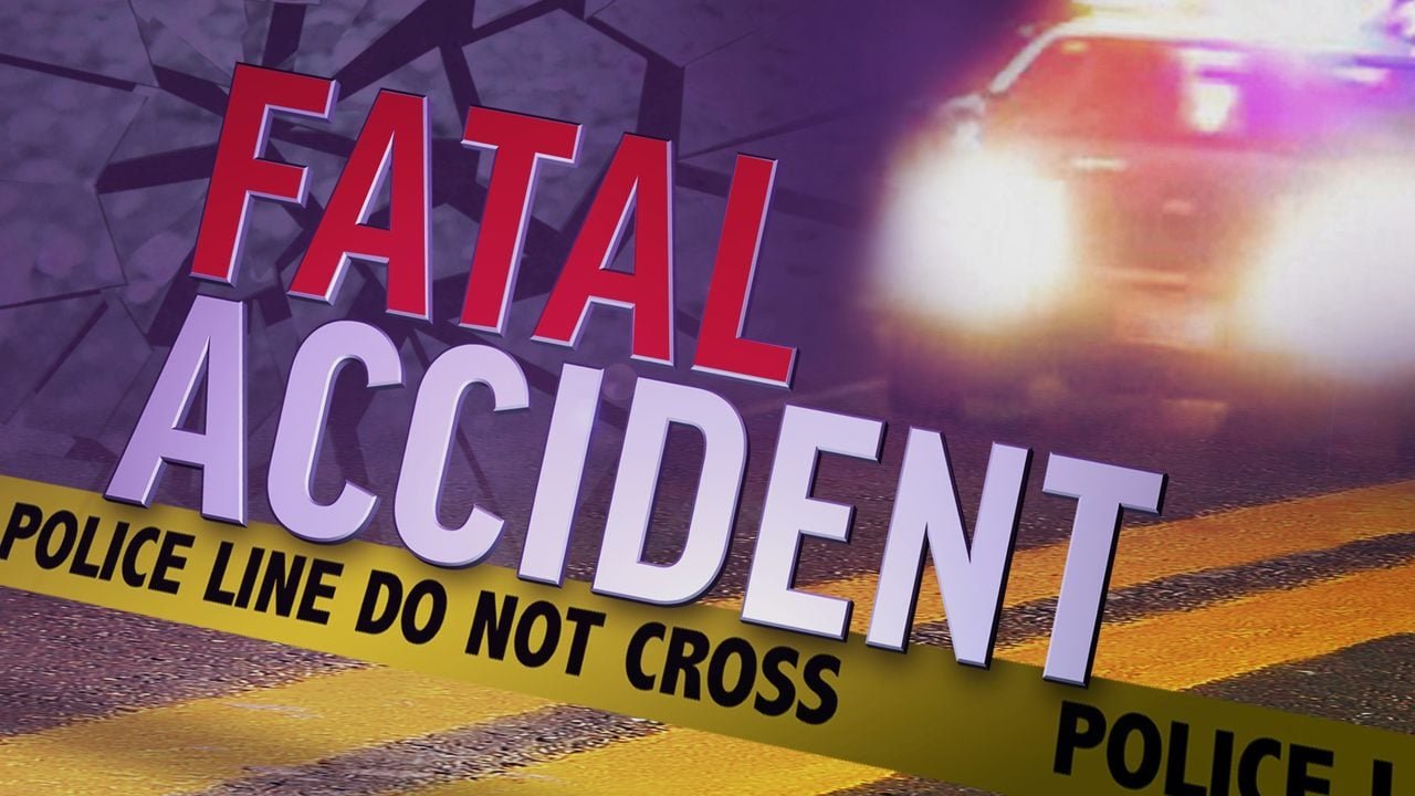 Tragic: 2 dead, 23 injured as Sprinter bus crashes into a tree. 1 tragic