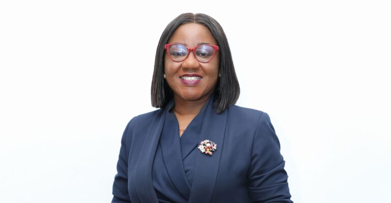 Building a Culture of Excellent Customer Service – A Saleswoman’s Perspective