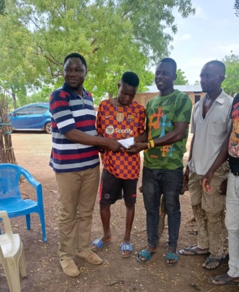 JHS dropout who returned lost wallet, receives GH₵6K to return to school 2 Wall