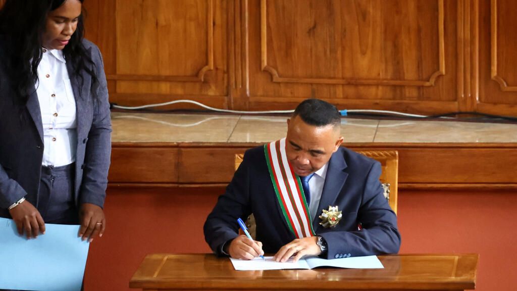 Army Colonel Sworn In as Madagascar’s New Leader After Military Coup