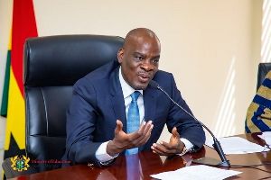 No hairstyles or long hair in schools – Education Minister declares