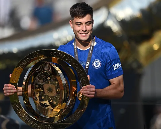Chelsea reacll  Aaron Anselmino from loan 