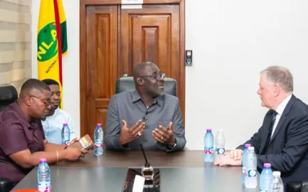 WLA officials with the leadership of NLA