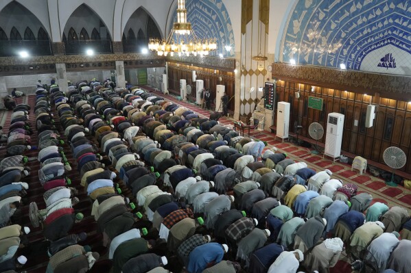 Muslims begin Ramadan Fast as holy month commences 4 Muslims praying in the month of Ramadan