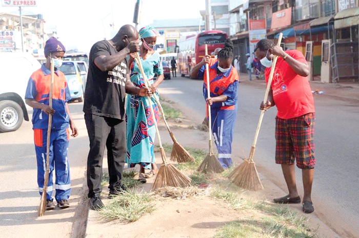 AMA to double street sweepers’ monthly allowance from GH₵400 to GH₵800