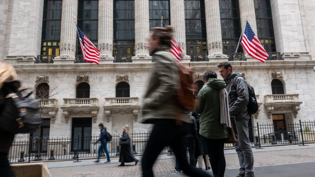 US economic growth slows to 1.4% in Q4 2025 amid government shutdown 3